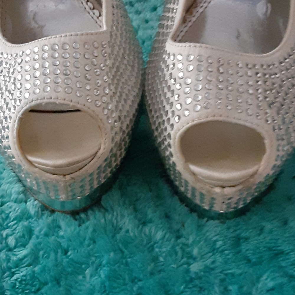 Sole Obsession Rhinestone shoes - Picture 5 of 13